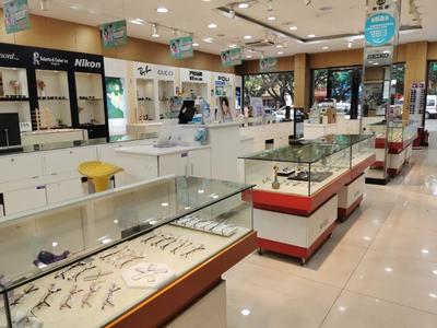 學生陸續返校復學,博羅眼鏡店迎來銷售小高峰