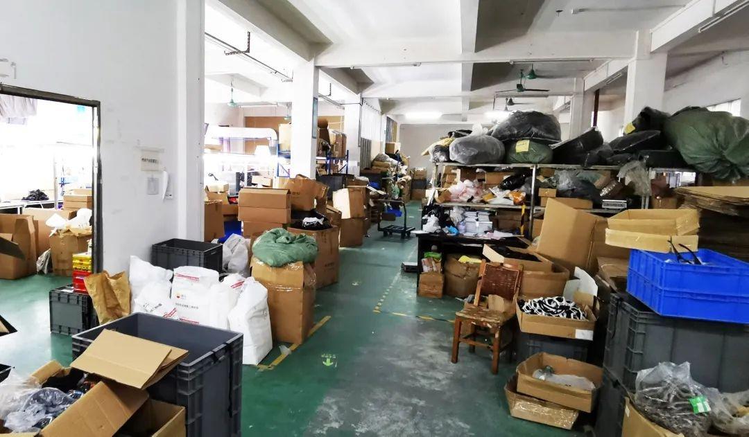 廣州花都警方搗毀一生產銷售假冒品牌運動眼鏡窩點